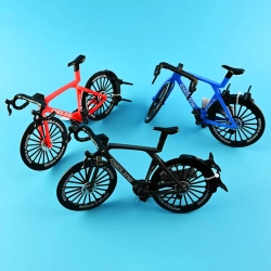 MOUNTAIN BIKE 1:8, assorteret