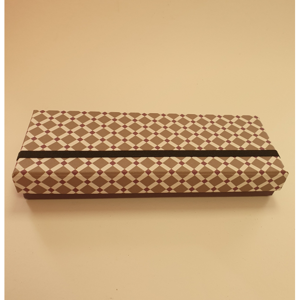 Artebene ske med mnster og elastik