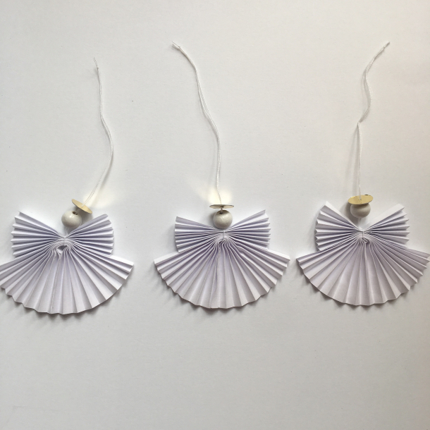 Christiansfeld engle 3 stk. mellem, hvid