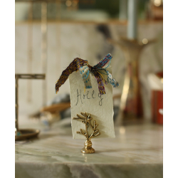 Doing Goods, Marie Coral holder til kort