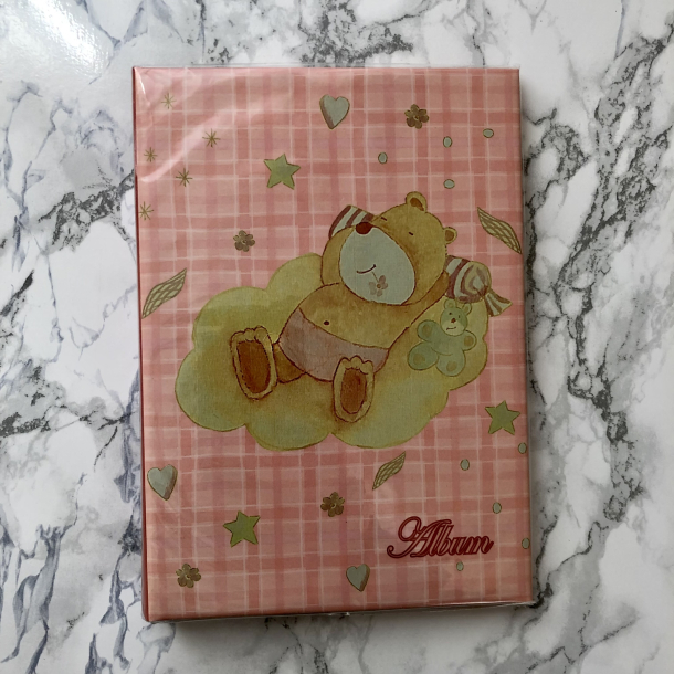Fotoalbum med bamse, miniformat, lyserd