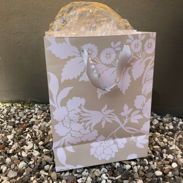 Gavepose, blomster, stor