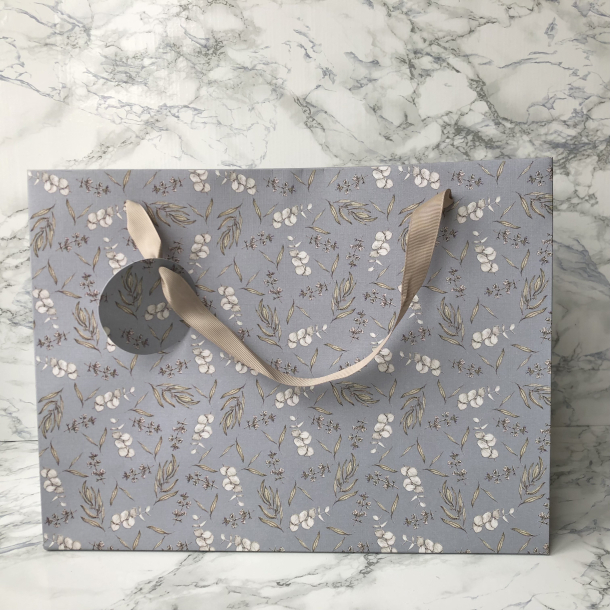 Gavepose, Lyse blomster, stor