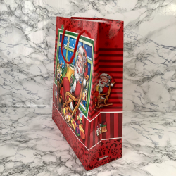 Gavepose med hank, Rd med julemand i gyngestol, stor