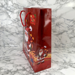 Gavepose med hank, Rd med julemand ved juletr, stor