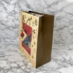 Gavepose med hank, Sandfarvet med fyldt kane, mellem