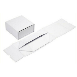 Hvid ske med magnet lukning