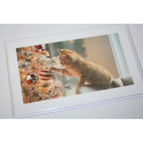 Julekort Kat ved juletr