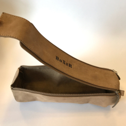 Penalhus Boxer - Lysebrun skind