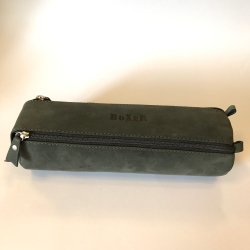 Penalhus Boxer - Mrkegr skind