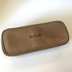 Penalhus Boxer stor - Lysebrun skind