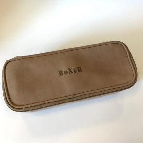 Penalhus Boxer stor - Lysebrun skind