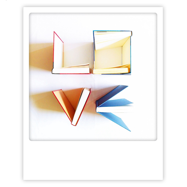 Polaroid kort, LOVE BOOKS