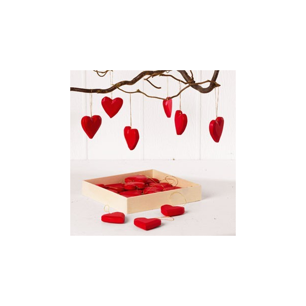 Rde hjerter i tr m. snor, 24 stk.