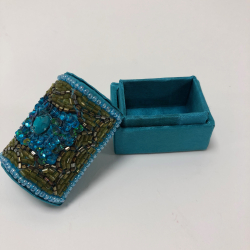 Smykkeske med stof, bjlder og palietter, 4 cm, mini, turkis