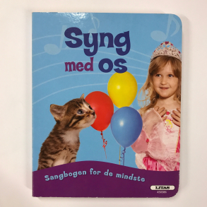 Syng med os