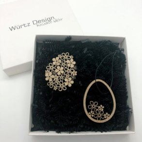 Trophng, pske, 2 sm g med blomster