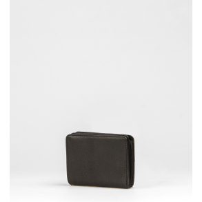 Treats Beate Common, Black