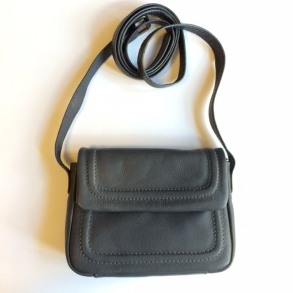 Treats lille skuldertaske gr� KUN ONLINE