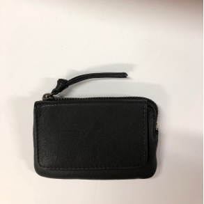Treats Pung ∙ Filippa Common ∙ Black