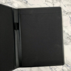 Verona Skrivemappe A4, sort lder